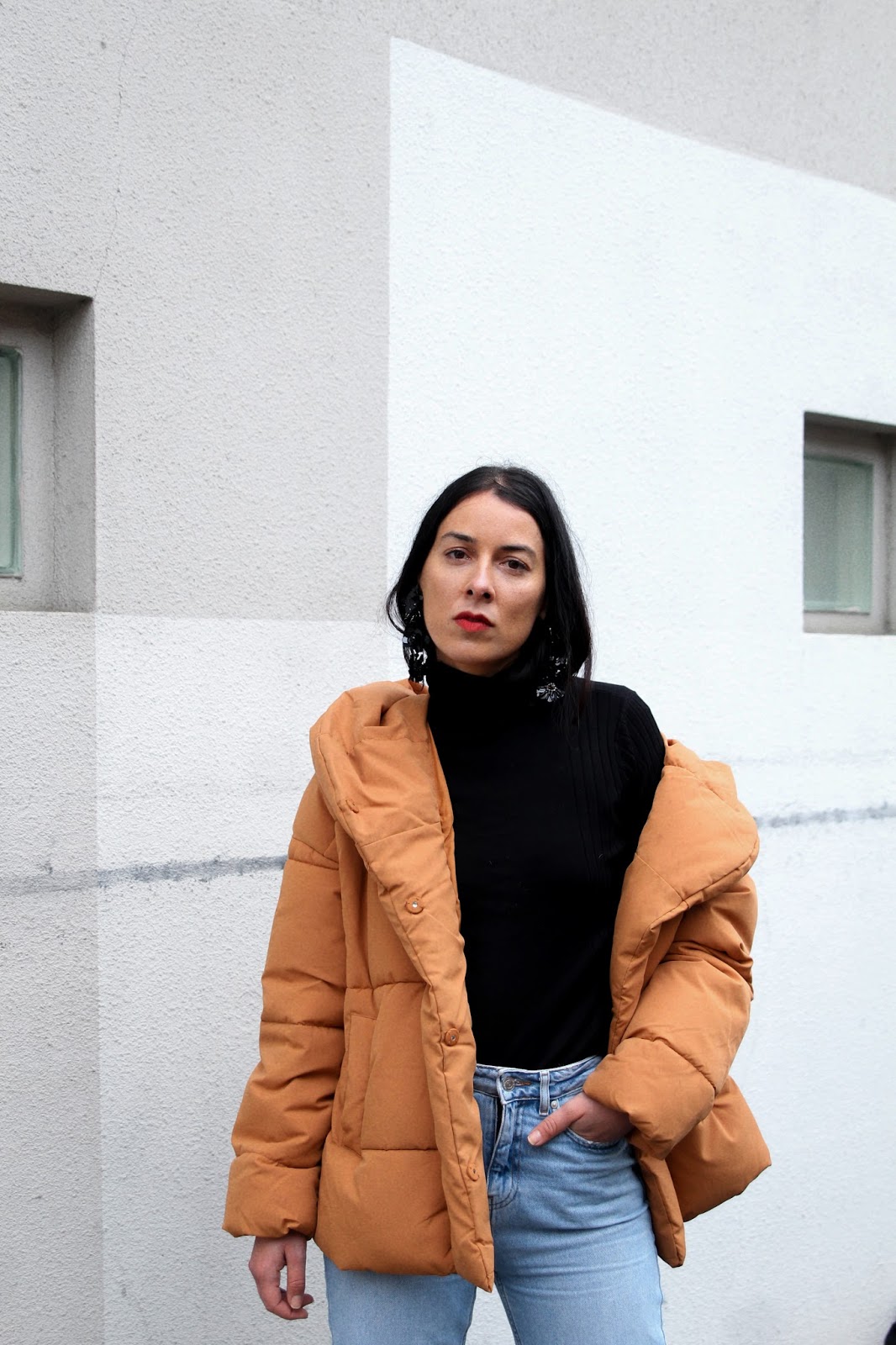 idée de look doudoune , mom fit et bottines chaussettes idée de look doudoune , mom fit et bottines chaussettes