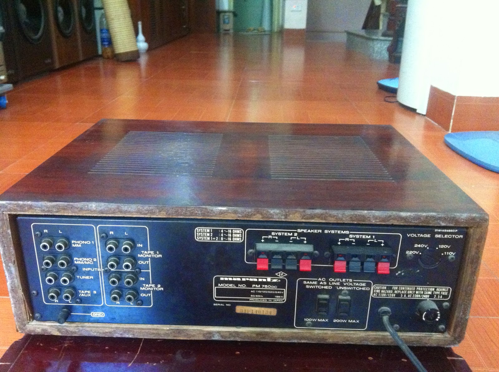 Mặt sau amply Marantz PM750DC Mặt sau amply Marantz PM750DC