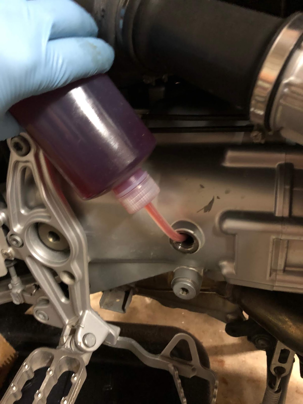 R1150GS Air Filter & Transmission Oil Change