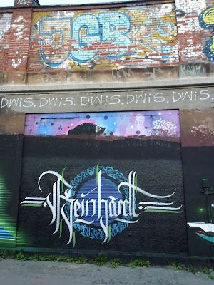 Feines Graffiti aus der Ecke: Kalligrafie an der Tumblingerstraße in München