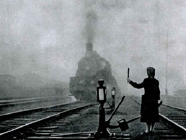 The Displaced Persons Song | Thomas Pynchon, 1973 1 The Displaced Persons Song | Thomas Pynchon, 1973 trains1