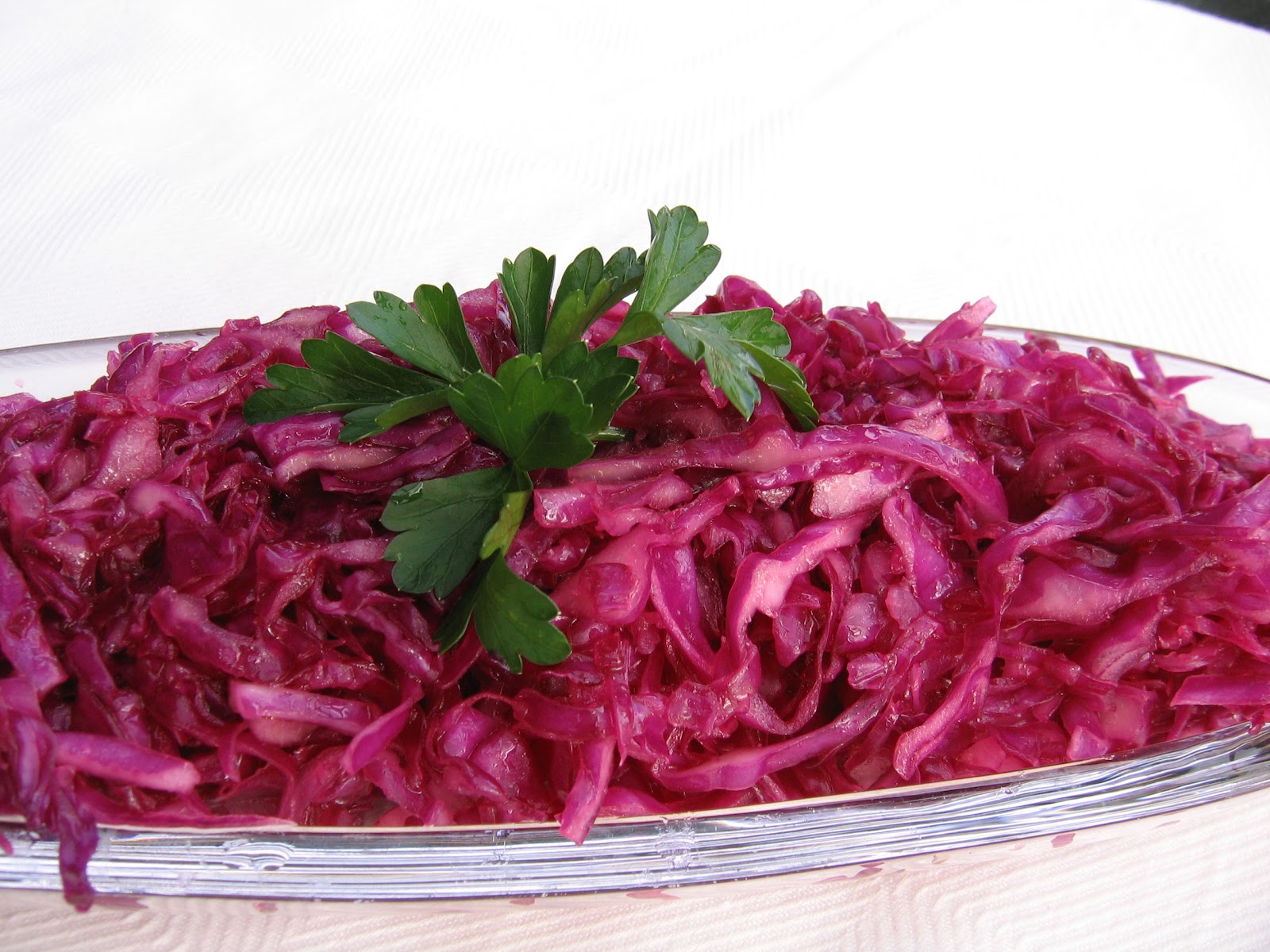 Yasemin&amp;#39;s Kitchen: Red Cabbage Salad