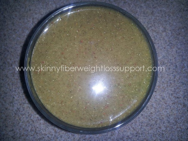 Organic wheatgrass, spinach and strawberry smoothie recipe by Lea.