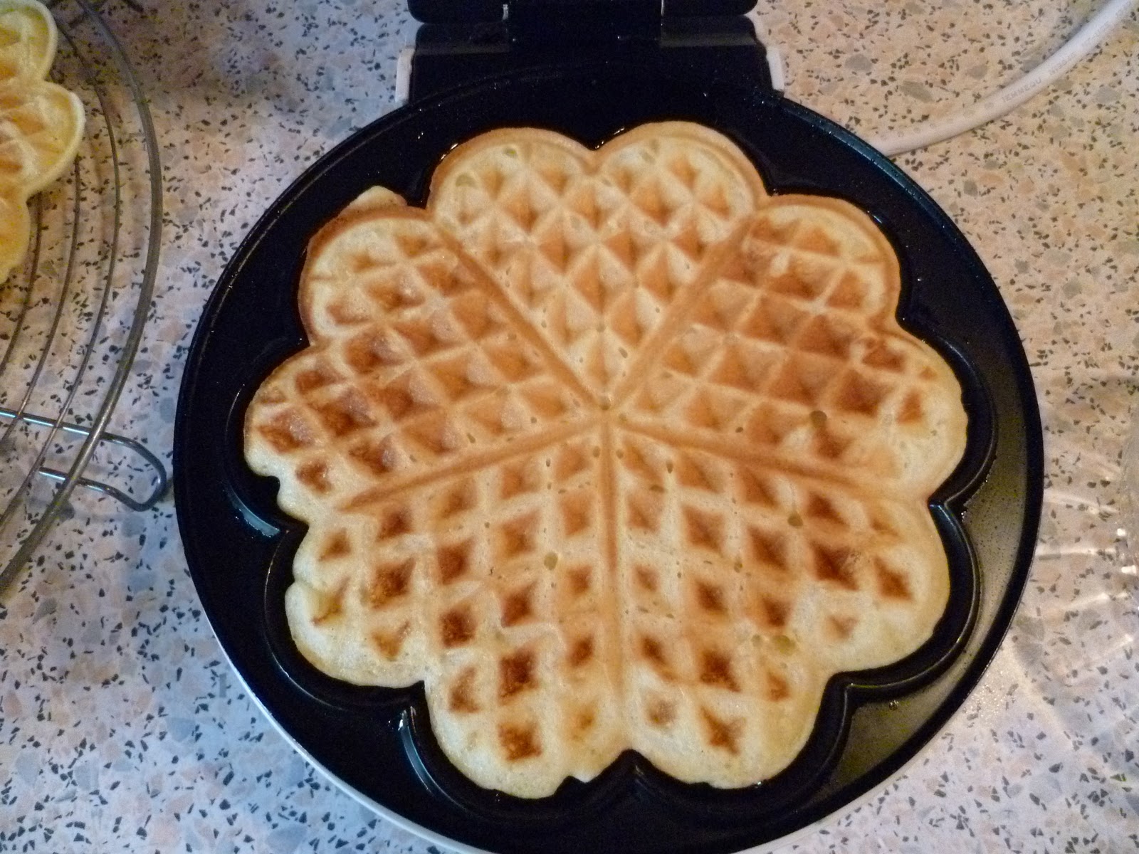 Schnell lecker kochen und mehr: Vanillewaffeln mit heißen Kirschen und ...