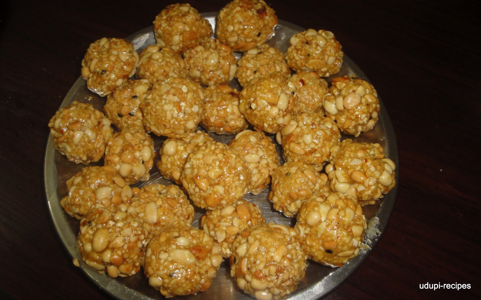 Roasted Peanut Ladoo/Groundnut Laddu Recipe GH49