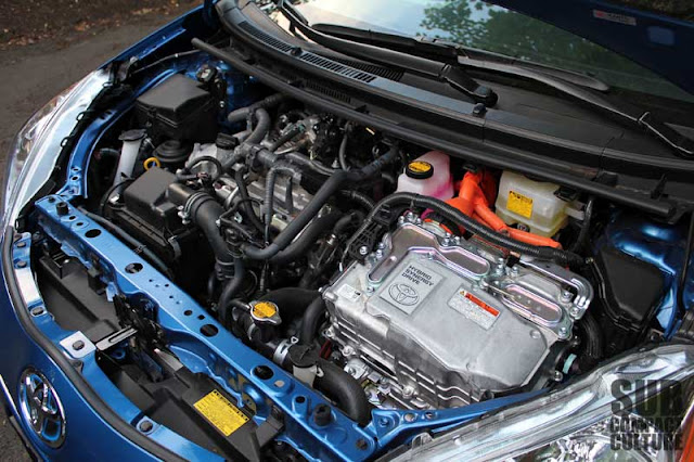 Toyota Prius c engine bay