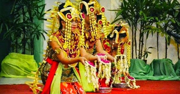 BUDAYA SENI TARI BAKSA KEMBANG KALIMANTAN SELATAN BUDAYA SENI TARI BAKSA KEMBANG KALIMANTAN SELATAN