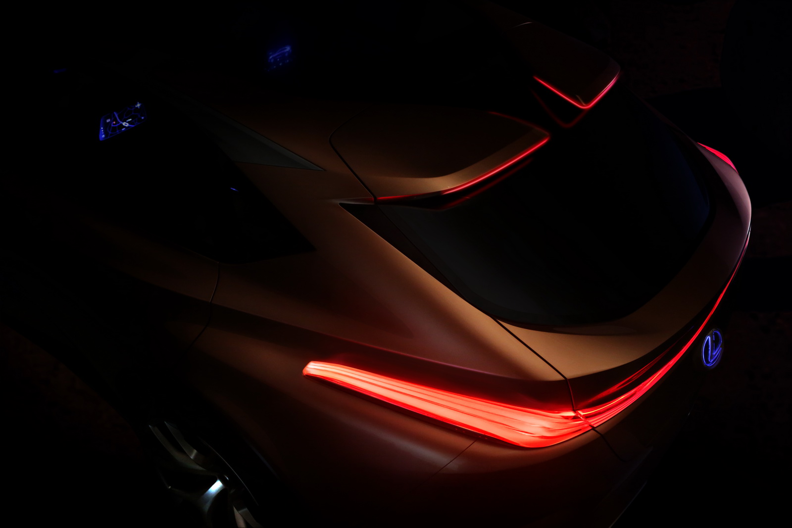 2018 - [Lexus] LF-1 Concept LF1_Limitless_Calty_Detroit_Teaser_01