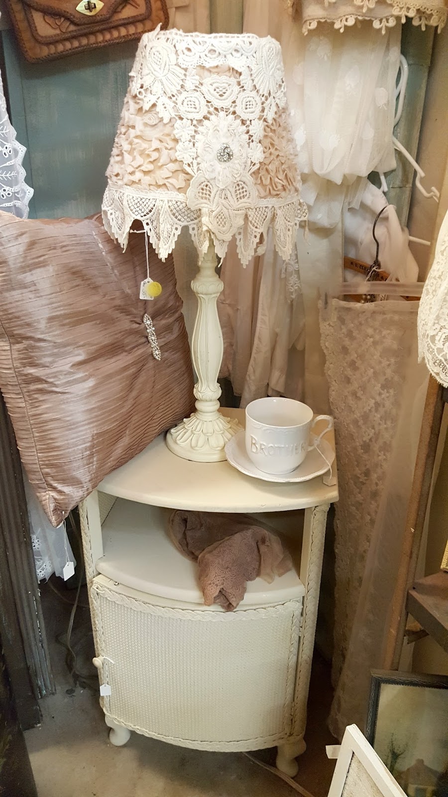 Jennelise Antiques San Diego