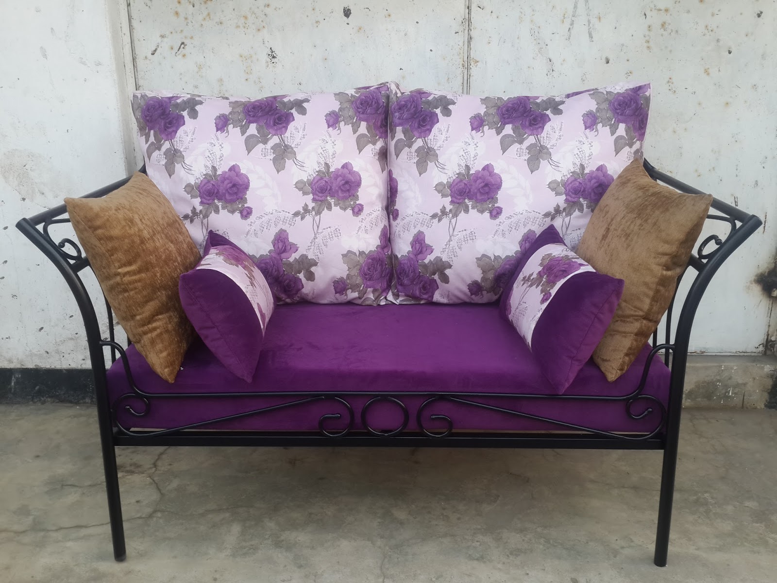 KWA MAHITAJI YA FURNITURES ZA CHUMA WASILIANA NASI....0713920565 ..MIKOANI TUNATUMA PIA All