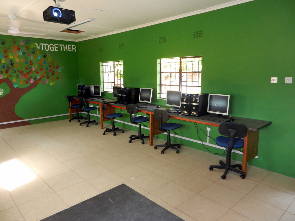Zambia Workteam 2011 Computer Lab Photos