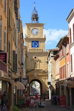 Nice areas close to Marseilles to visit