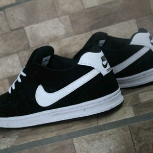 nike cortez hitam