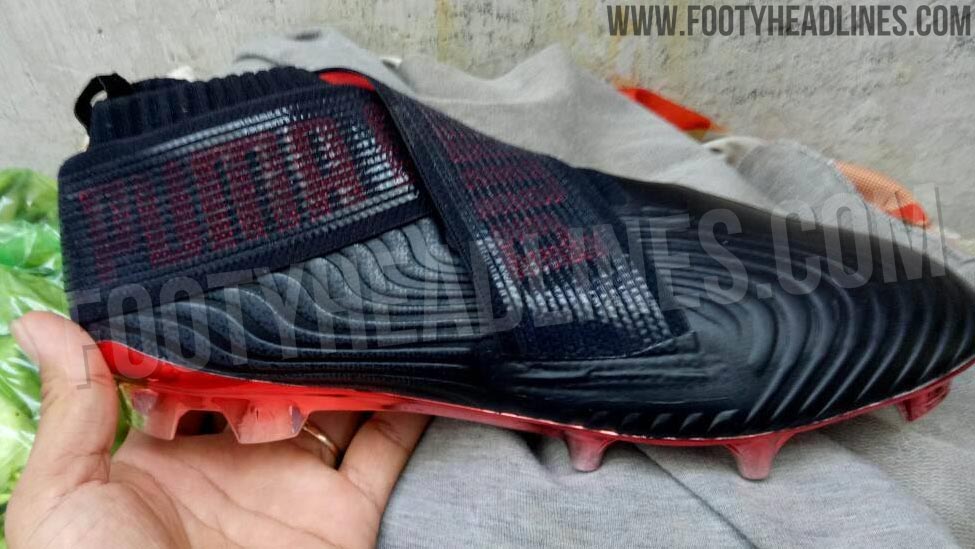 laceless puma football boots