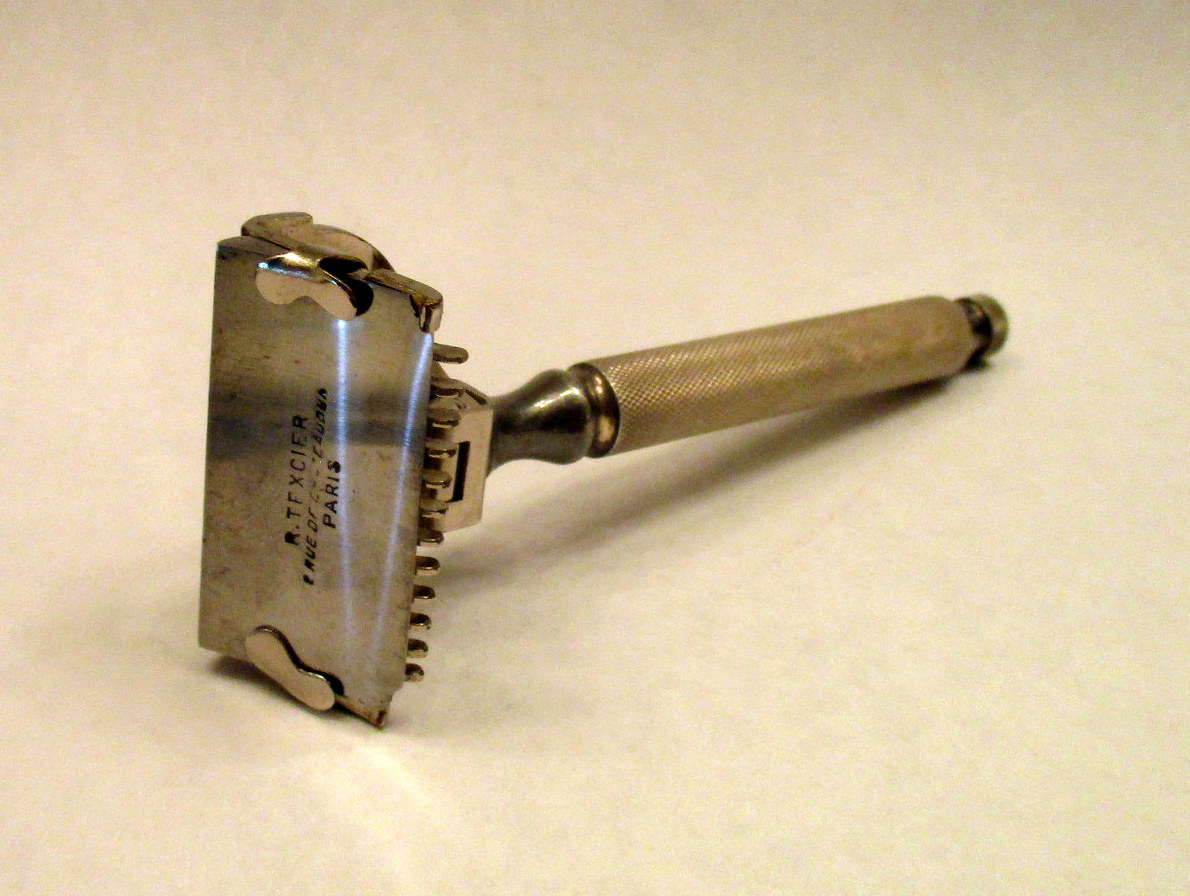 Jayaruh Shaving L'Essor Lather Catcher Safety Razor (France)