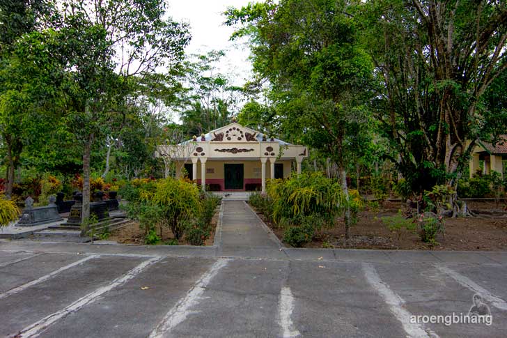 makam aroeng binang kebejen kebumen