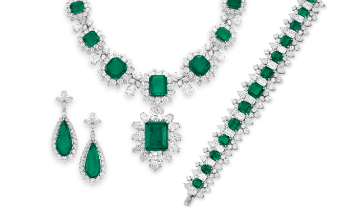 elizabeth taylor bulgari emerald necklace
