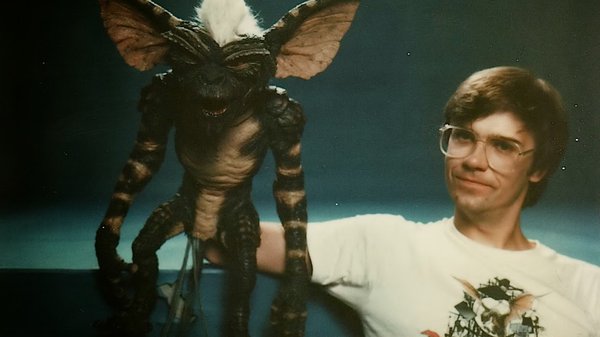 Los monstruos del cine de terror de los 80 detrás de las cámaras
