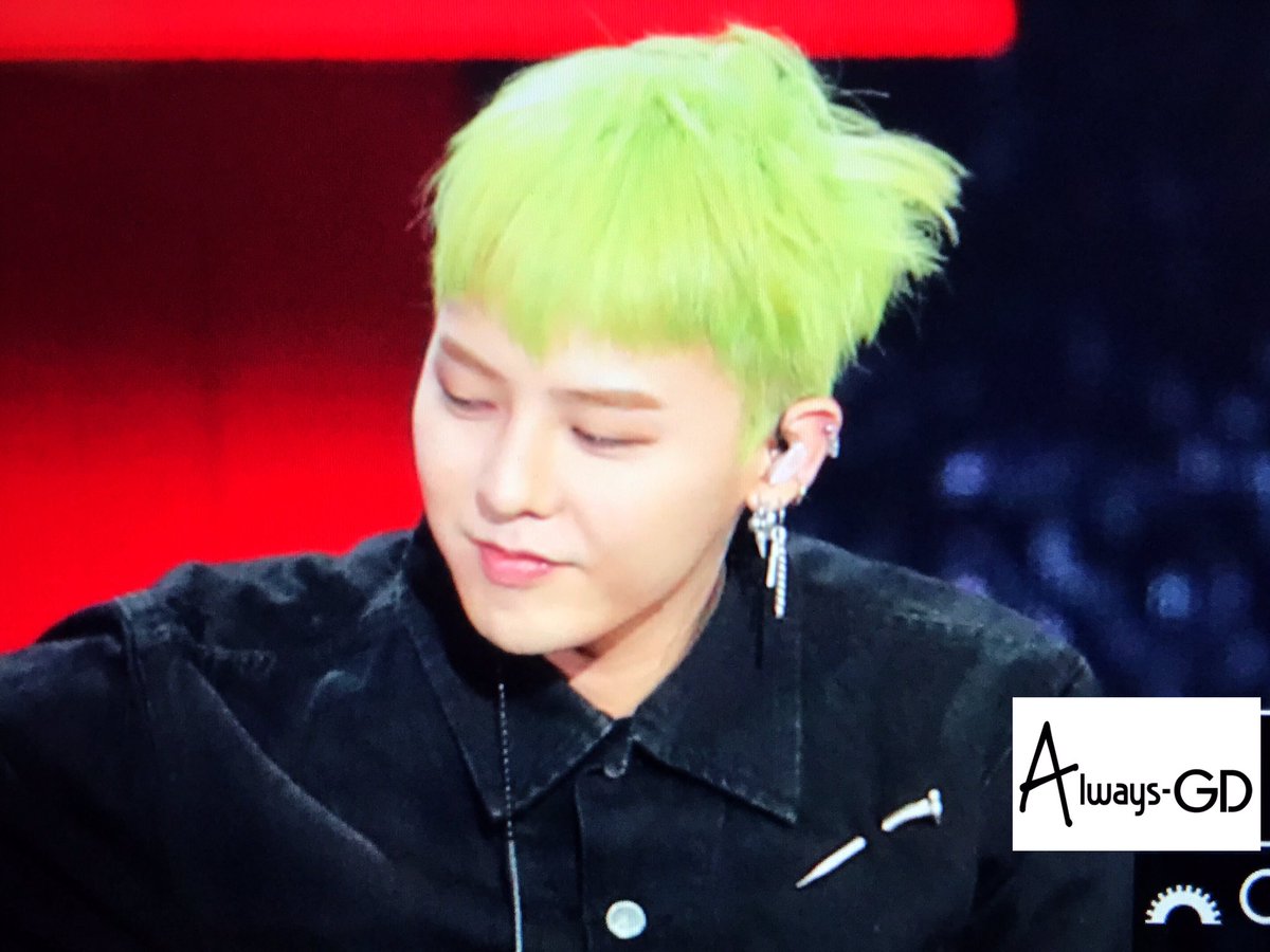 오늘 머리 자르고 새로 염색한 지드래곤 | 인스티즈