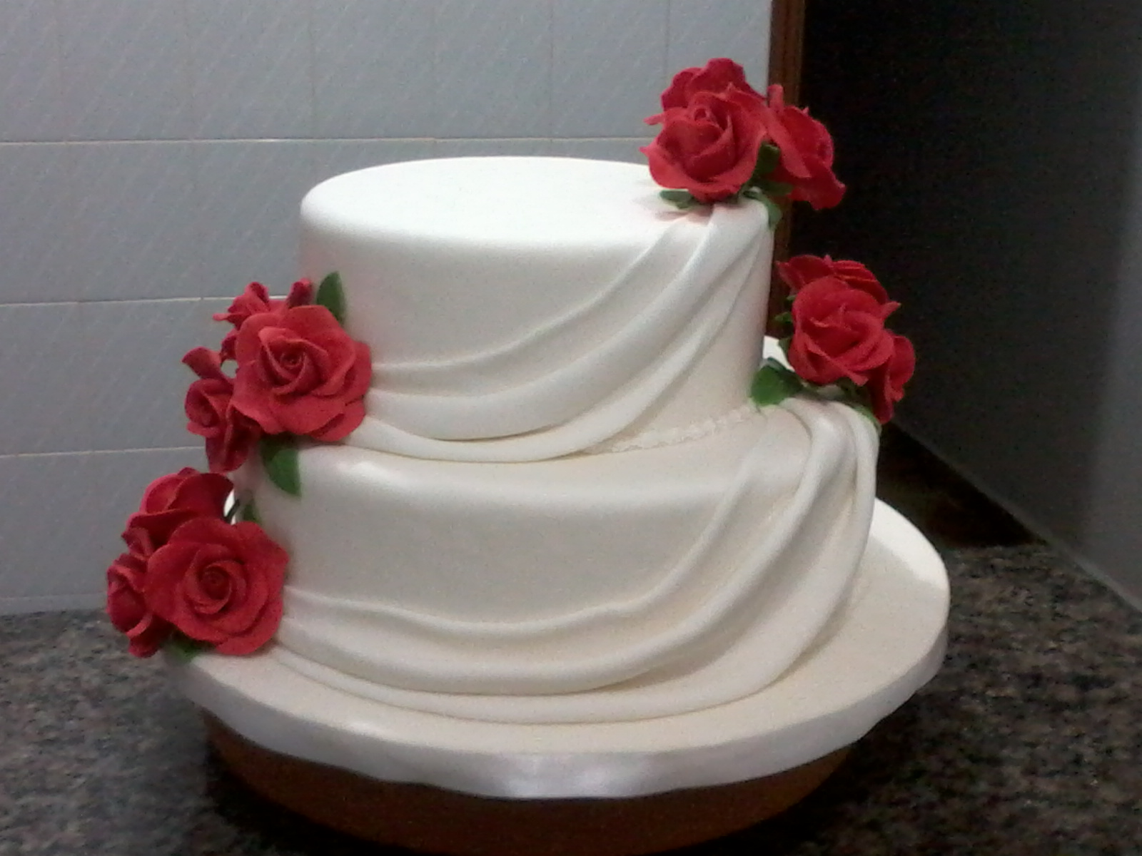 O&S Bolos e Doces Bolo de casamento Cenográfico de pasta americana