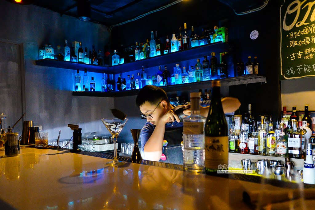 西門町咖啡館,西門町酒吧,西門町bar,紅樓附近咖啡館酒吧,台北酒吧推薦