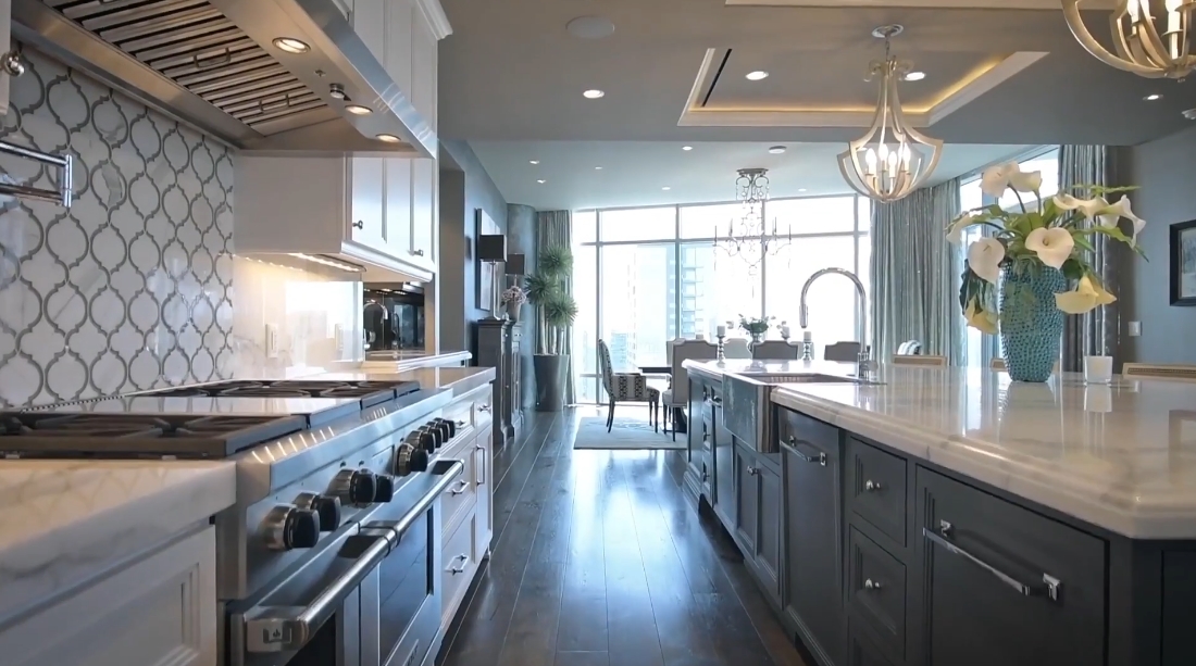 25 Photos vs. 200 Congress Ave #33DN, Austin, TX Interior Design Luxury Condo Tour