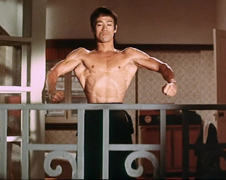 Bruce Lee 李 振 藩 (1940-1973) ΜΠΡΟΥΣ ΛΗ Ο ΘΡΥΛΟΣ ΤΩΝ ΠΟΛΕΜΙΚΩΝ ΤΕΧΝΩΝ.