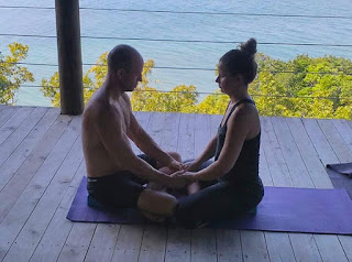 yoga, couples yoga, roatan, ananda pavilion, paya bay resort, naturism