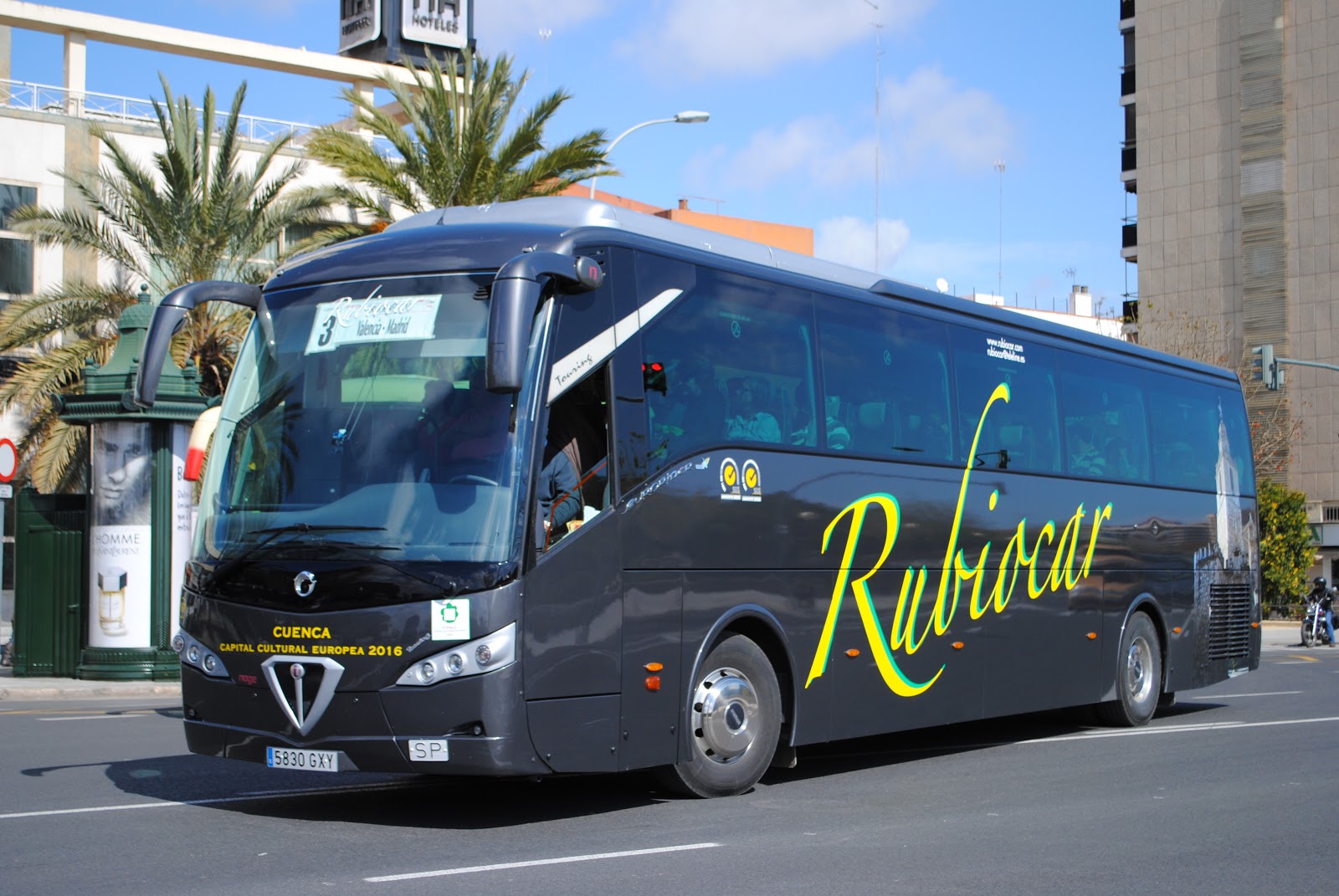 Autocares en Valencia Rubiocar. Sevicio de refuerzo para Auto Res