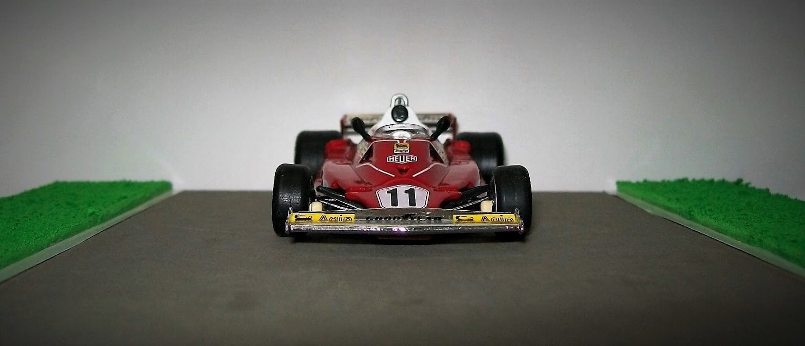 Nikki Lauda Ferrari 312 T2-F1 coche 1977 Modelo Coleccionable-escala 1:43 