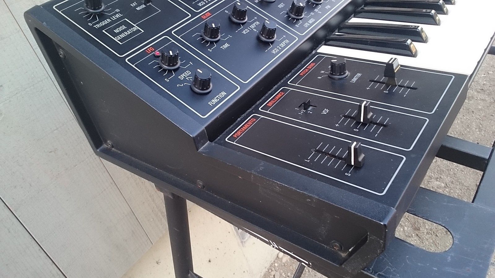 MATRIXSYNTH: YAMAHA CS15 monophonic synthesizer