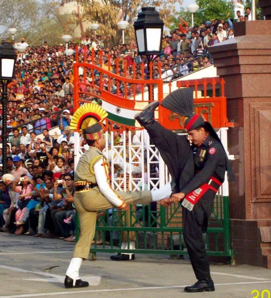 10 Amazing Border between Countries | The Wagah border between Pakistan and India 10 Amazing Border between Countries | The Wagah border between Pakistan and India