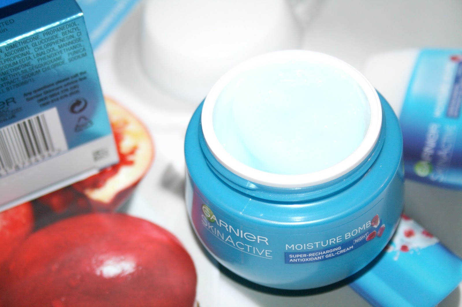 beautyqueenuk Garnier Moisture Bomb Day and Night Creams