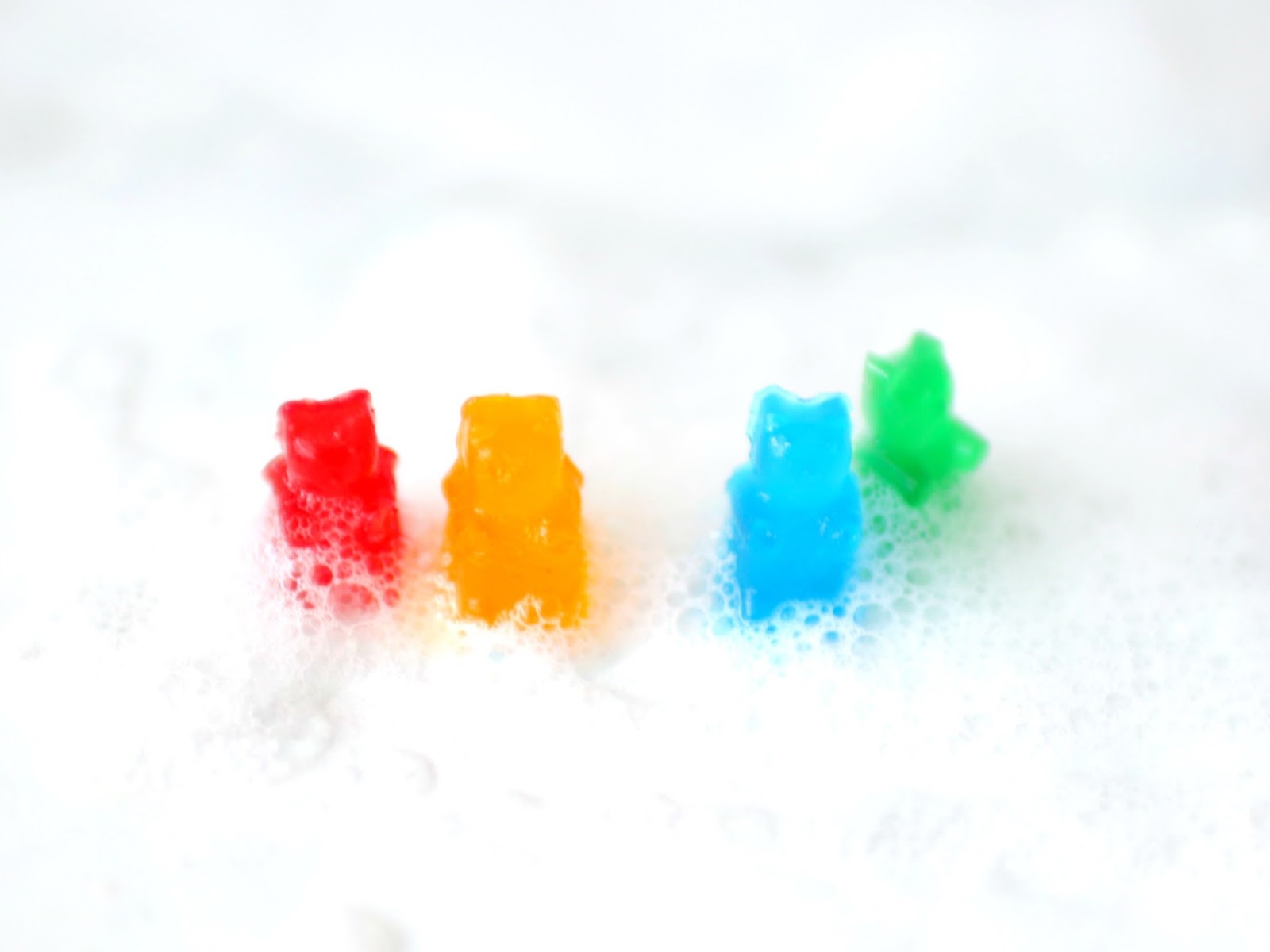 Elle Sees Beauty Blogger in Atlanta DIY Shower & Bath Gummy Bear