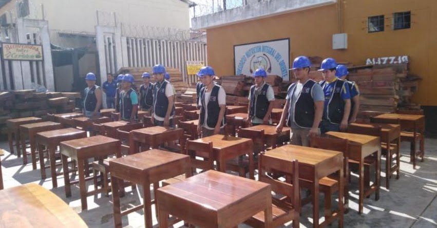 QALI WARMA: Internos de penal de Pucallpa fabrican mesas y sillas para escolares de Ucayali - www.qaliwarma.gob.pe QALI WARMA: Internos de penal de Pucallpa fabrican mesas y sillas para escolares de Ucayali - www.qaliwarma.gob.pe