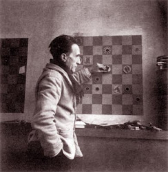 duchamp marcel chess artist ray surreal player bare warhol andy players surrealism famous font boylston stripped even echecs playing pilgrimakimbo