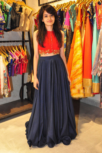 plain skirt and crop top