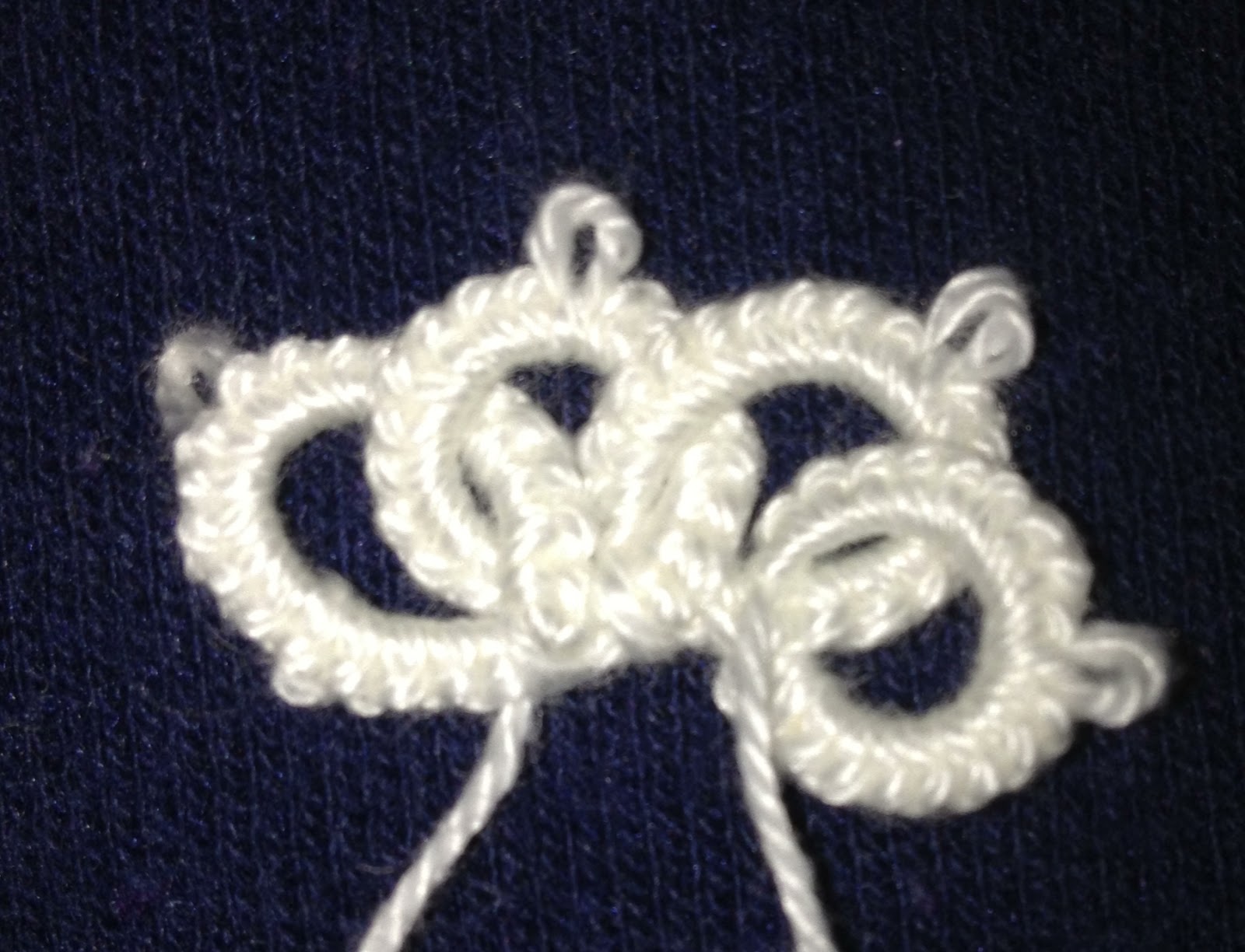 Tatting We make lace with lots of little knots! Shuttletatted