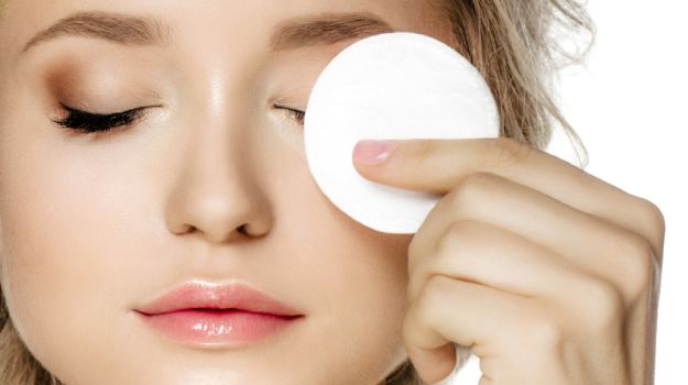 Chỉ cần 1 viên vitamin E giúp cho làn da mịn màng trắng đẹp hơn Chỉ cần 1 viên vitamin E giúp cho làn da mịn màng trắng đẹp hơn