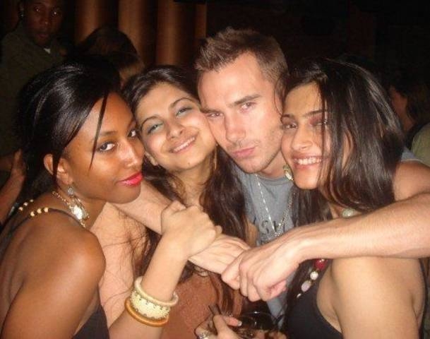 Sonam Kapoor & Her Sister Rhea Kapoor Drunked