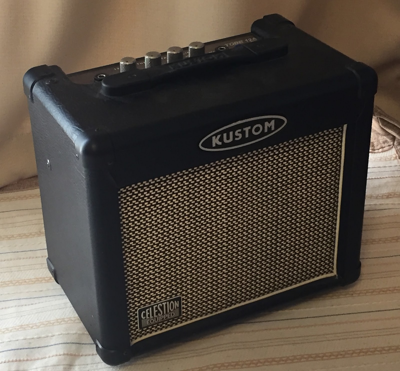 半農半漁半IT（デジタル道楽改メ）: 真空管アンプKustom Tube 12Aをゲット