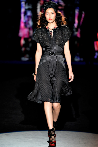 Enchanted Revolution: The Art of Clothing Design - Anna Sui
