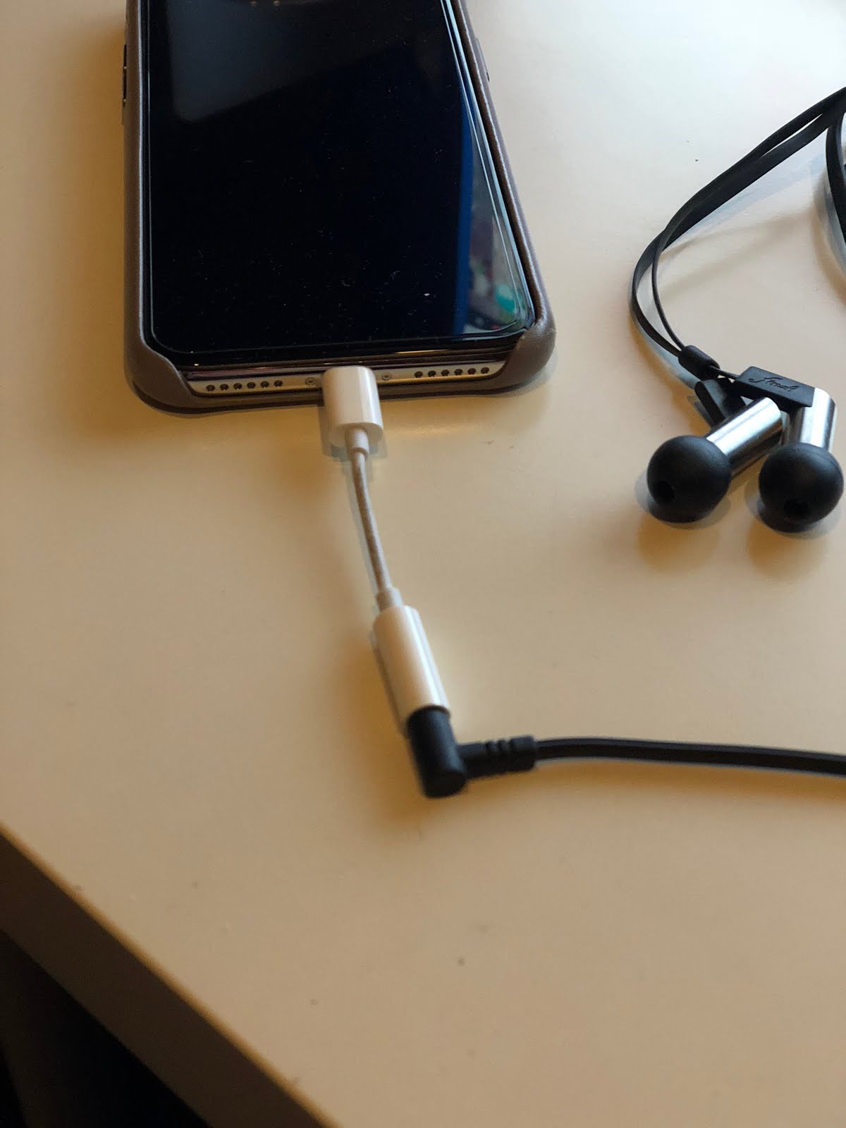 Iphone Xを購入したついでにbluetoothイヤホンも購入したのでレビュー Erato Apollo 7 Orz Game