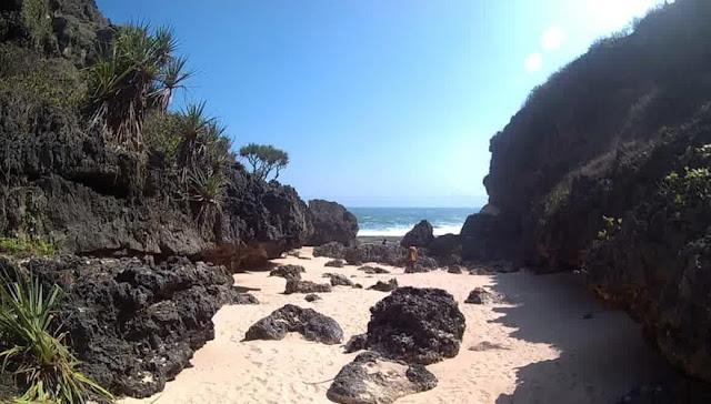 Pantai Mbirit Pantai Mbirit