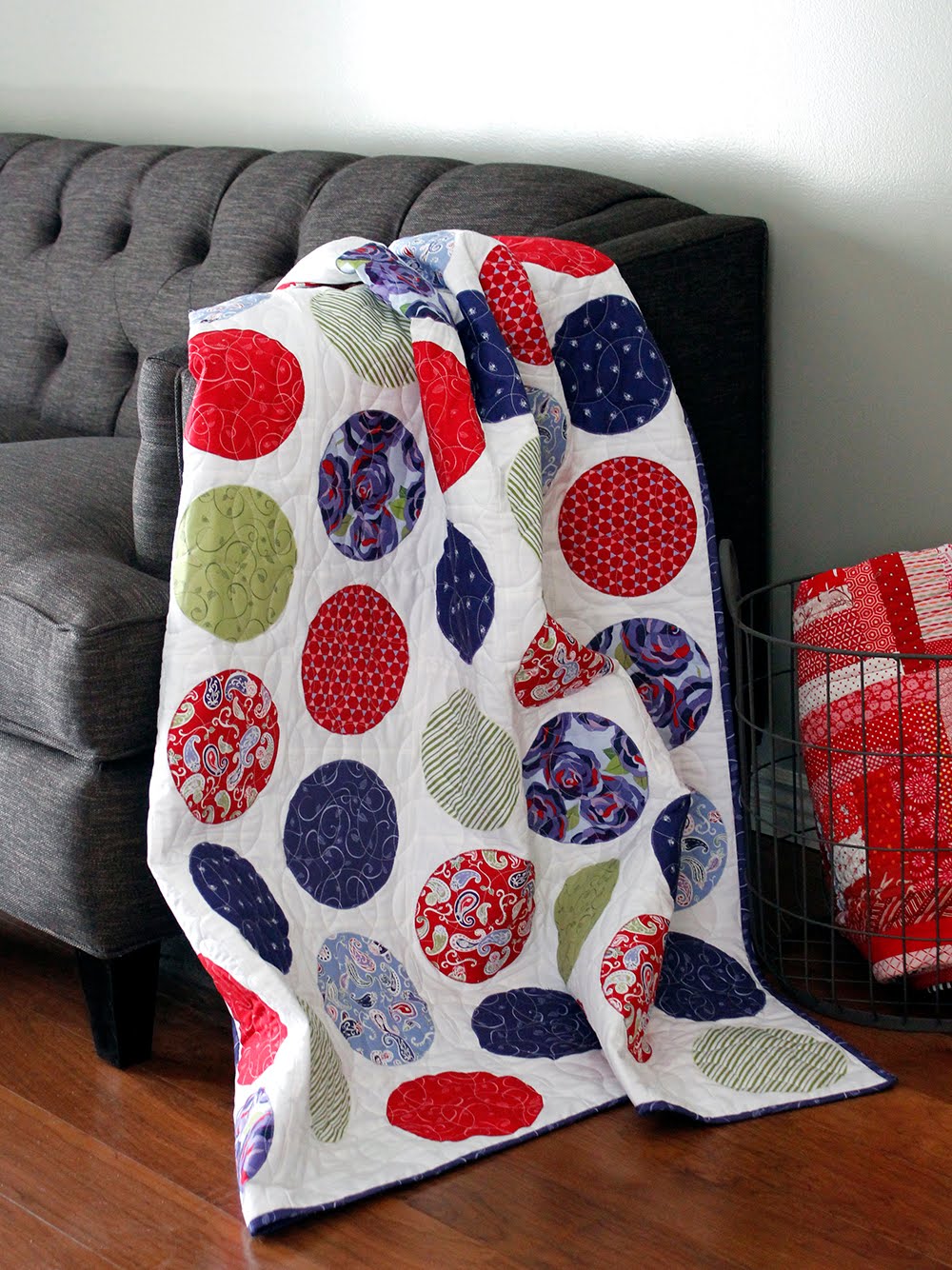 a-bright-corner-simple-circles-quilt-coming-up-roses-blog-tour