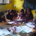 Membuat batik dari pelepah pisang