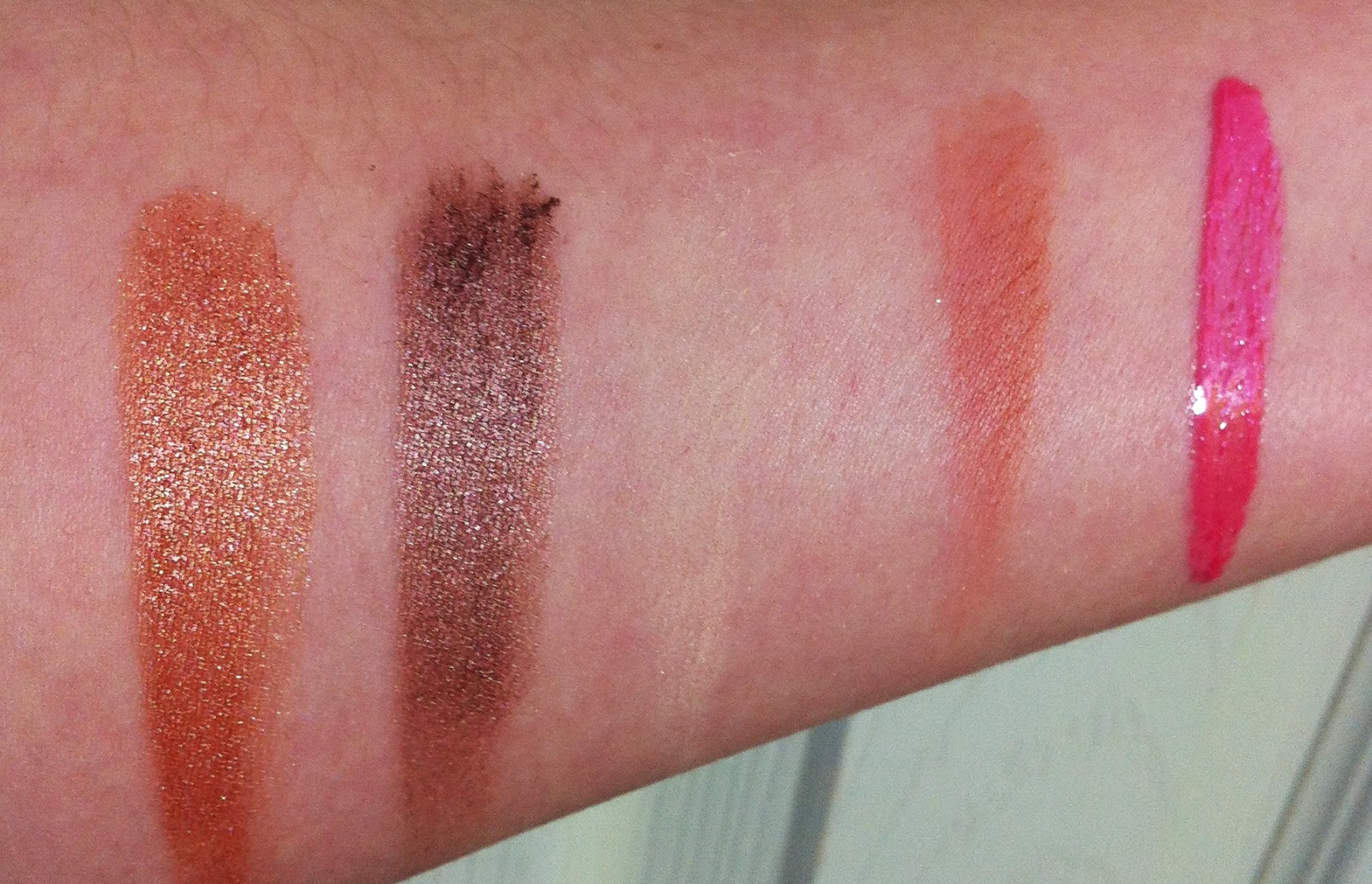 Nenta's Frivolity Bronzer as Eyeshadow Look of the Day