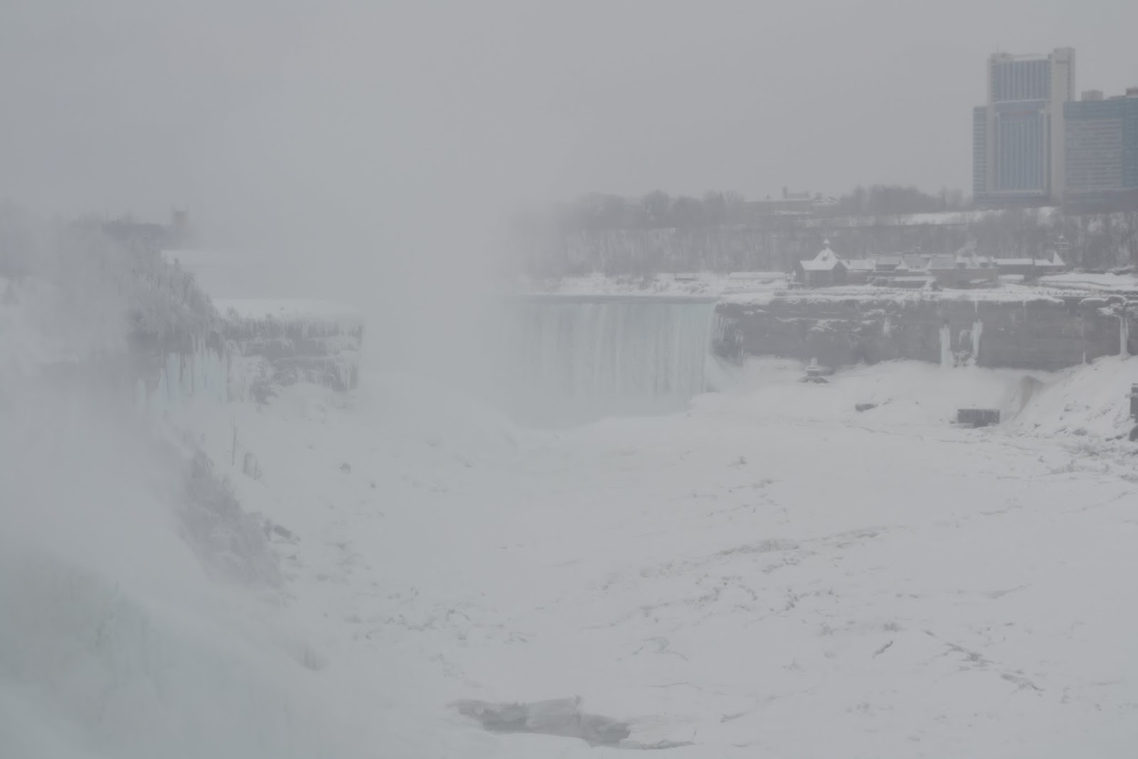 Зима на Ниагарских водопадах, Нью Йорк (Niagara Falls, NY)