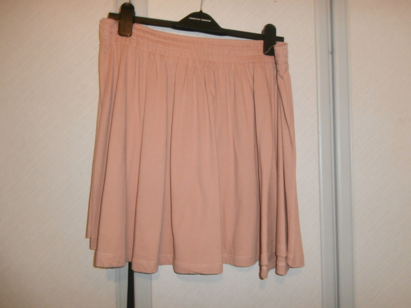 a rose like this sells.: Dusky Pink Elasticated Skater Skirt. SOLD