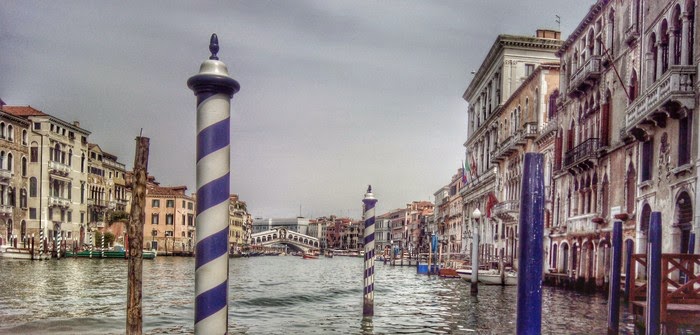 canal grande a venezia foto